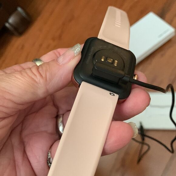 Aikesi Smart Watch womens pink includes charger - Picture 2 of 8